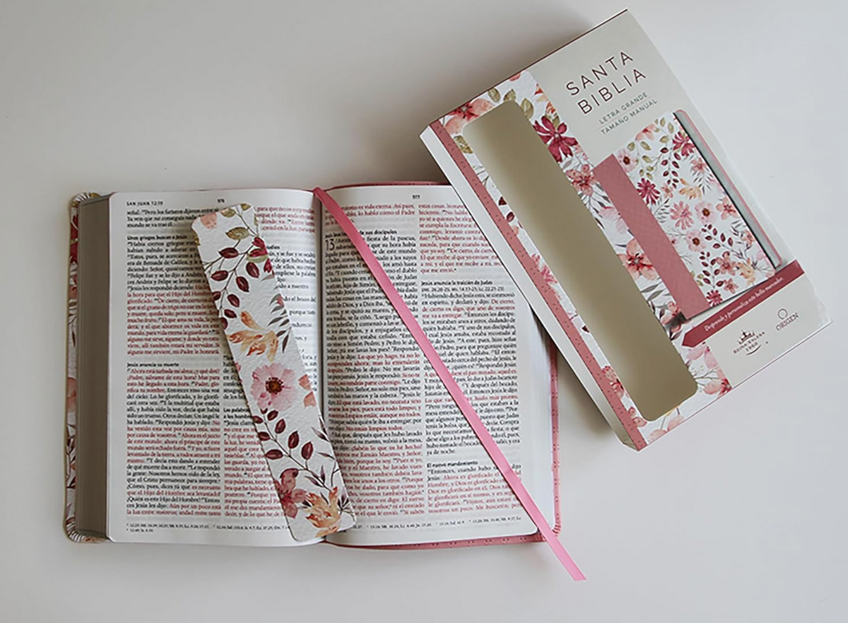 Biblia Reina Valera 1960 letra grande. Piel rosada con flores, tamaño manual / Spanish Bible RVR 1960 Large Print. Imitation Pink Leather With Flowers (Spanish Edition) – Biblia en español – foto 2